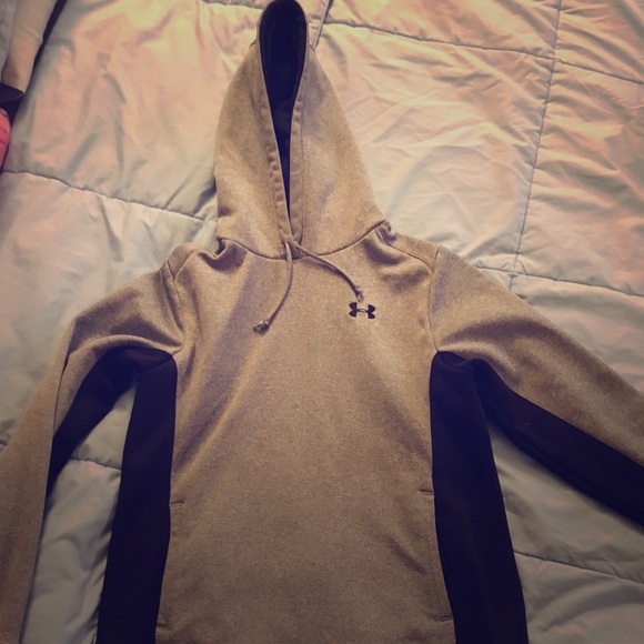 Under Armour Tops - Under Armor hoodie